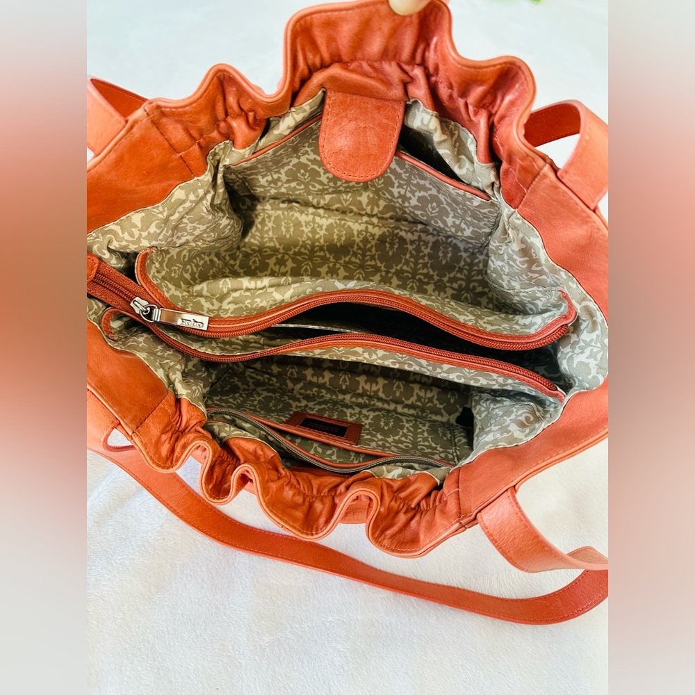 HOBO International Leather Shoulder Bag Medium Size in Salmon Color - Picture 7 of 7